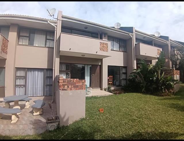 3 BEDROOM APARTMENT FOR SALE IN MARGATE BEACH
